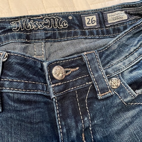 NWOT Miss Me Skinny Jeans, Size 26 - Picture 3 of 6